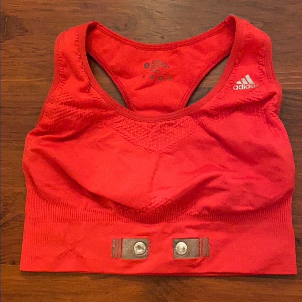 Seamless Sports Bra w/ Built heart monitor strap